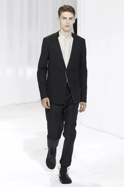 Look 18